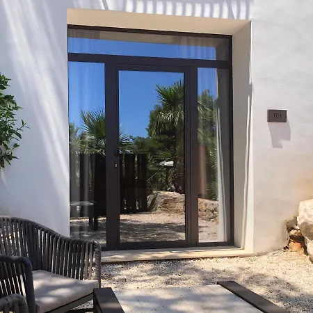 Araja Villa&suite By Geocharme *