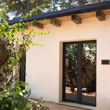 Araja Villa&suite By Geocharme